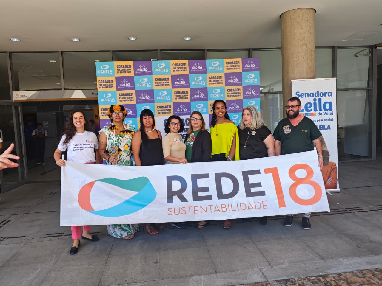 Bancada REDE 18 e lideranças comunitárias e indígenas no DF